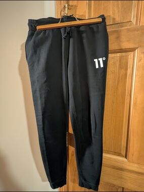 Men’s Black Logo Jogger Pants — Slim Fit Track Pants Medium Runs Small